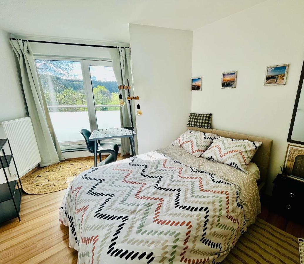 Séjour chez l'habitant Cosy With Tv In - Easy Parking-bus And Forest *